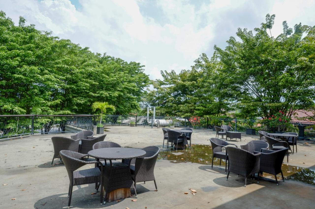 Hotel New Puri Garden Bandara Semarang Luaran gambar