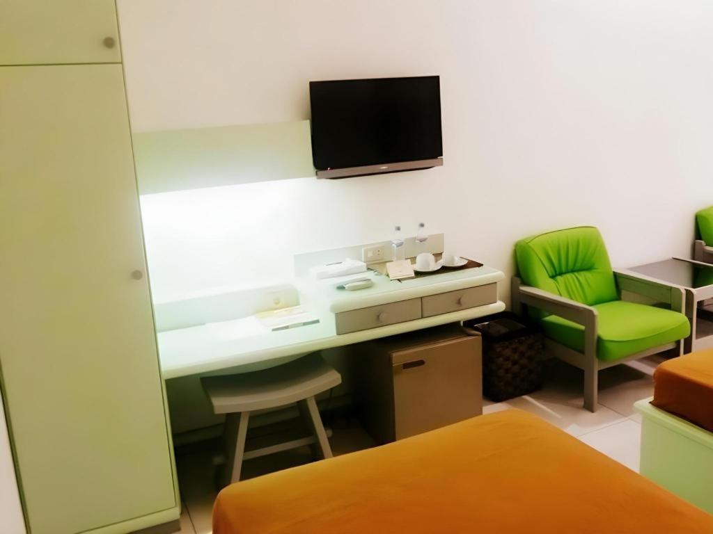 Hotel New Puri Garden Bandara Semarang Luaran gambar