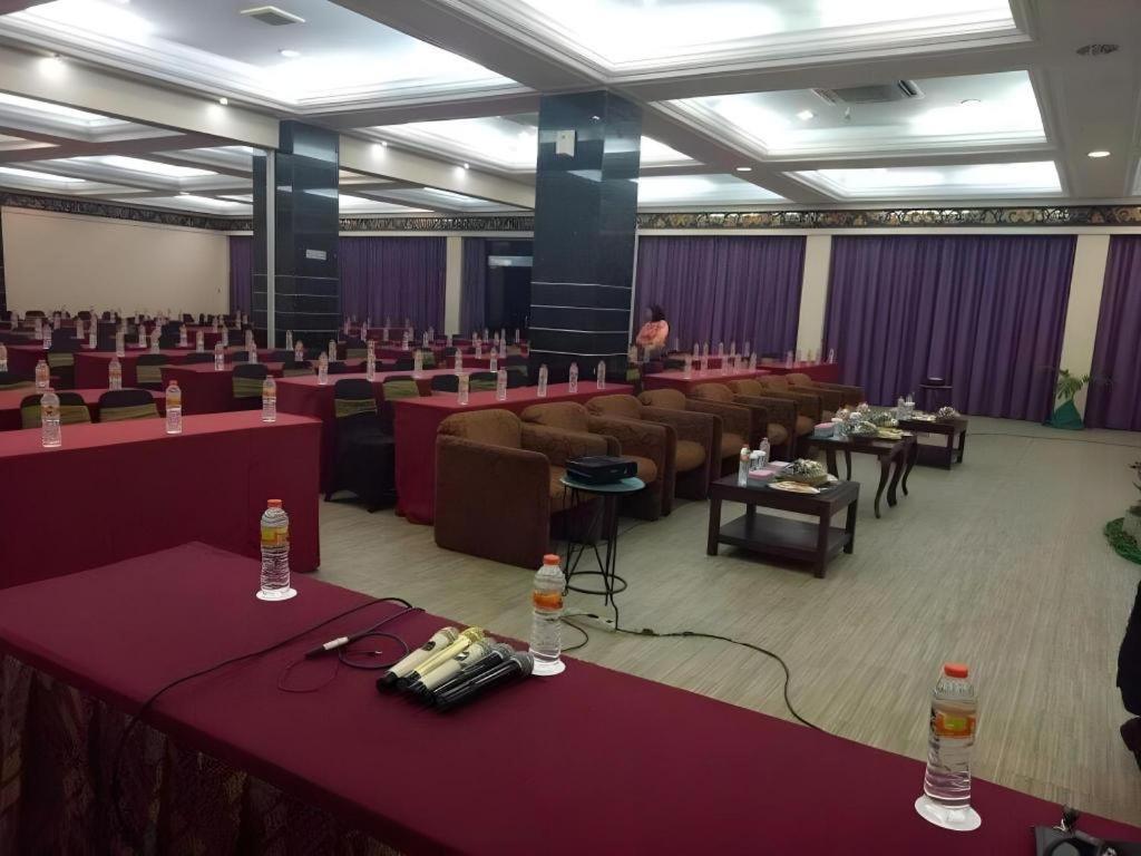Hotel New Puri Garden Bandara Semarang Luaran gambar