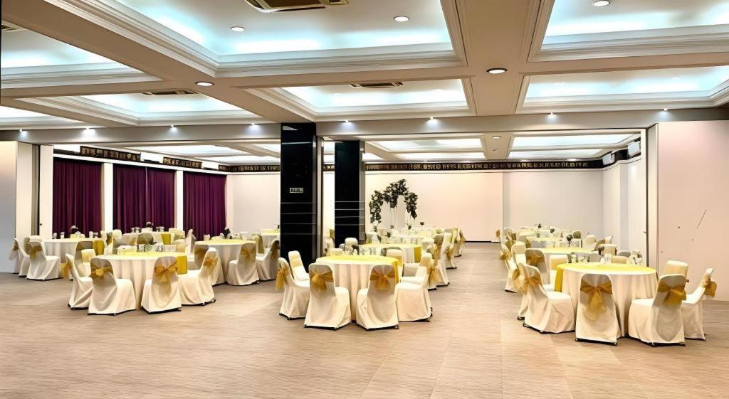 Hotel New Puri Garden Bandara Semarang Luaran gambar