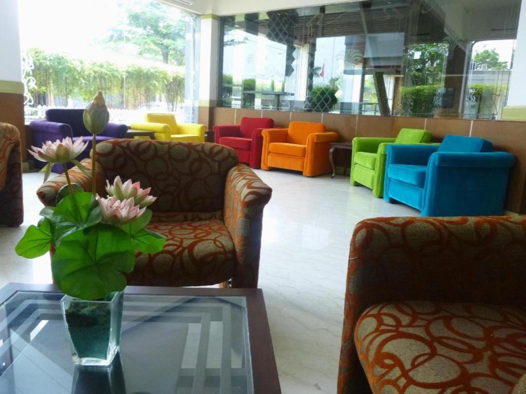 Hotel New Puri Garden Bandara Semarang Luaran gambar